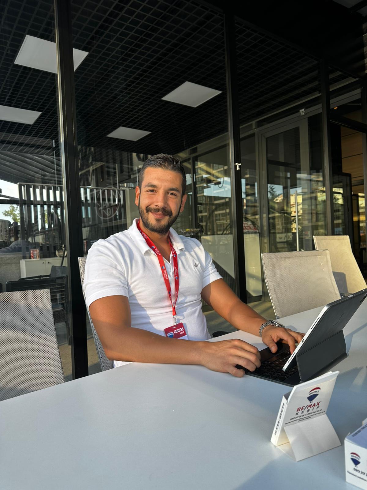 Akın Gözkaya REMAX Ankara portre